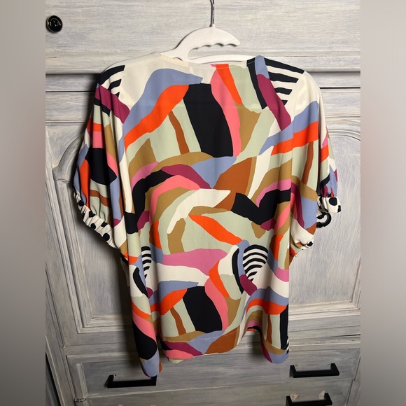 Crosby By Mollie Burch Bold Abstract Terrain/Polka For Nora Top V-Neck Blouse - Picture 6 of 6